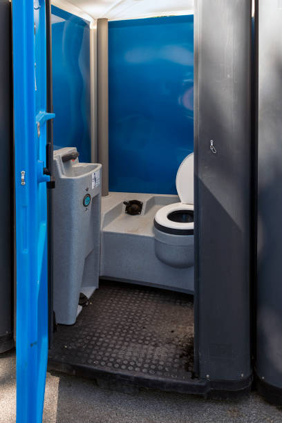 Best Portable toilet rental cost  in Woodville, CA